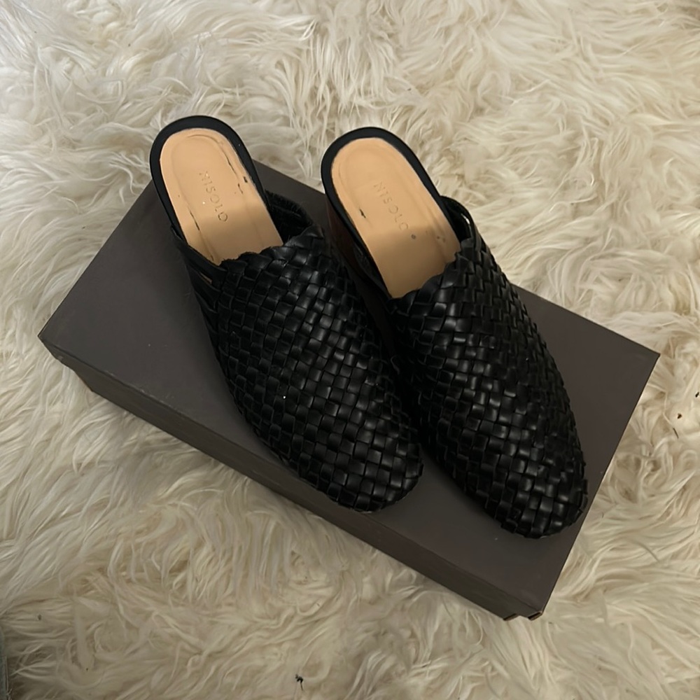 Like new! Nisolo black leather woven mules.